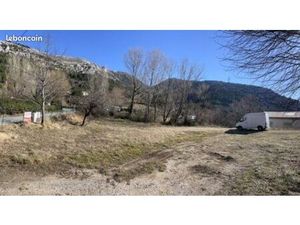 Terrain 1 332 m² Escragnolles
