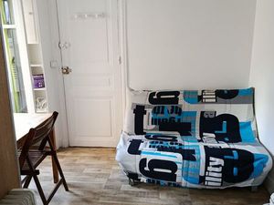 Studette Rue de Sèvres