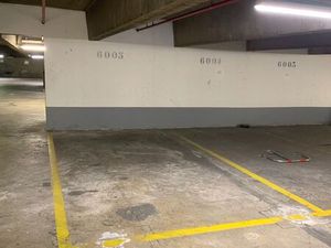 Parking- Au pied du Métro Porte de Choisy (ligne 7)