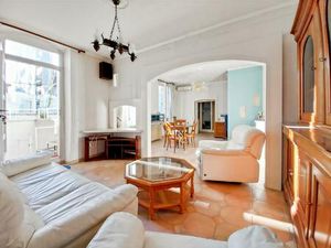 Maison de village au charme authentique avec vaste terrasse