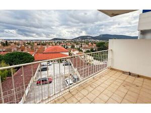 Appartement Hyères 67 m² T-4 à vendre  280 000 €