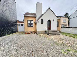 Grande maison avec garage à rénover !