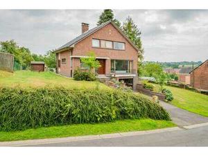 Spacieuse villa avec beaucoup de potentiel à Dworp