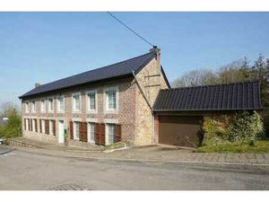 Belle villa de caractère située dans le Mur de Huy !