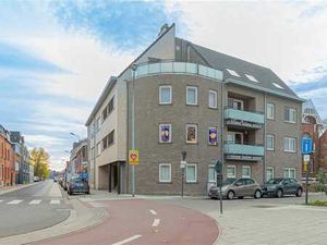 Spacieux appartement de 3 chambres à coucher avec 2 car port