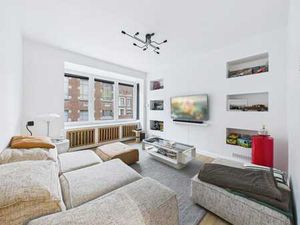 Maison bel étage  rénovée  3 chambres et garage 3 places – C