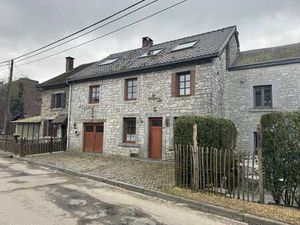 Maison de caractère–3 ch. dressing et bureau Dinant