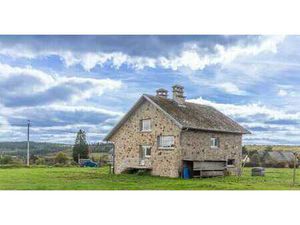 Villa à rénover de 4 chambres avec garage et jardin