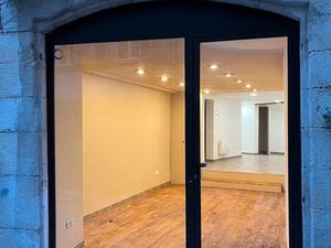 Local commercial rénové - Centre historique