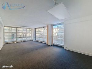 Bureaux 65 m²