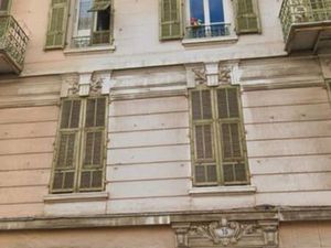 Ensemble de 2 bureaux équipés et meublés en RDC avec salle d'attente