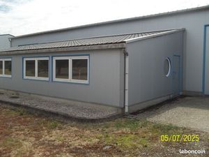 LOCAL DE STOCKAGE 36 m2 A LOUER