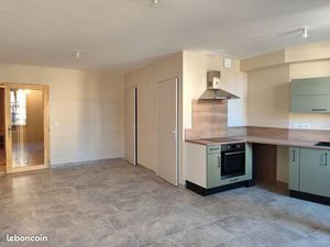 Appartement 43 m2 + local professionnel 40 m2 refait à neuf