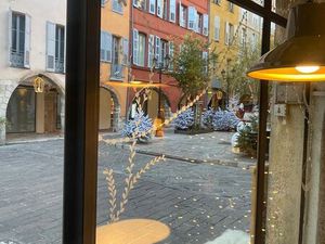 Magnifique local commercial place aux Aires