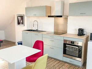 Grand studio meublé  rénové et climatisé