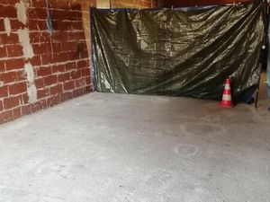 Location garage 20 mètre carré 90 euro par mois gardé
