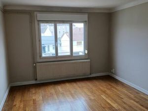 Digoin centre  grand T3 en bon état