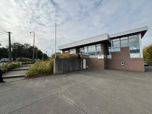 Bâtiment semi-industriel à vendre à Braine-l'Alleud