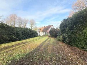 Charmante maison à rénover dans le Quartier des Quatre Sapin