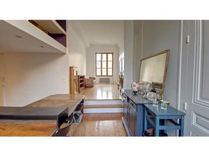 Appartement T2 bis . 47 m2 (69 m2 au sol) . 1 chambre + Mezz