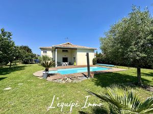 Maison d'architecte de 230m2 environ sur 1200m2 avec piscine