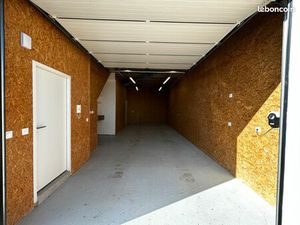 Garage - Stockage - 47 m2 - grande hauteur 3 m - OSB - WC - Cuisine