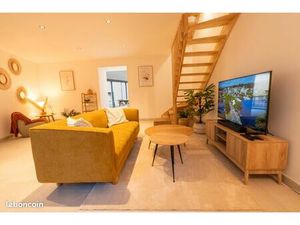 A louer - Superbe Maison Meublée 5 pièces 105m² + terrasse et dépendances - Bourg de Sucé-