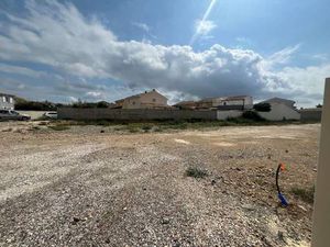 Terrain constructible viabilisé à vendre