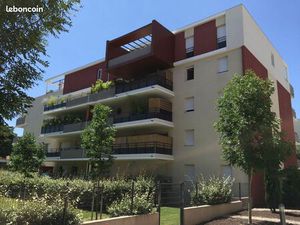 Beau T2 moderne terrasse garage box fermé