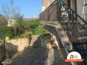 Grande maison T6 avec jardin clos et garage à proximité du centre-ville de Lectoure