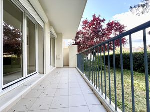 NIMES / LES MARRONNIERS - STUDIO avec BALCON  PARKING  CAVE