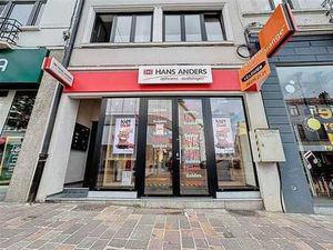 UCCLE -QUARTIER DE BUE- COMMERCE EN EXCELLENT ETAT A LOUER