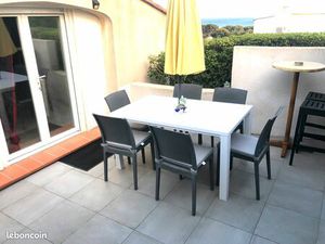 Haut de Villa F2/3clim réversible  Piscine  Tennis  terrasse vue mer  BBQ  parking privati