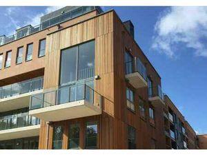 Superbe Loft Duplex avec vue sur le musée Hergé