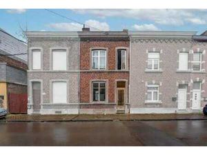 A Vendre : grande maison 2ch (4poss) à rénover + grande cour