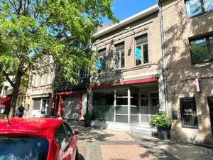 Batiment commercial au CENTRE!