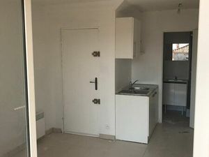 Loue appartement avec balcon et parking