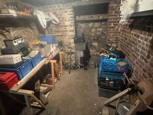 Très grande cave 35 m2 avec soupirail