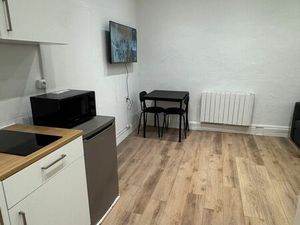 Charmant T1 meublé – Gratte Ciel