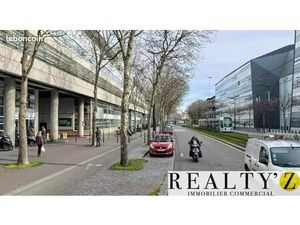 Local commercial 297 m²