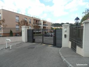 T2 45m2 terrasse 8m2 Clim 2 parkings Coteaux Saint Julien