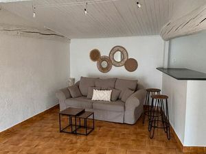 ? T3 lumineux 54 m² – Centre de Pézenas + parking possible