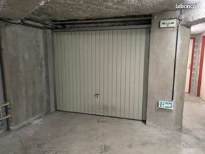 Parking - Box fermé - 13 5m²