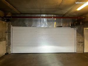 Parking/box 27 m² PARIS