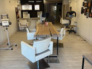 Immeuble mixte à saisir