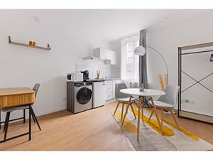 Studio entièrement meublé 'prêt à vivre'
