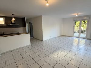 Appartement F3 avec jardin et parking