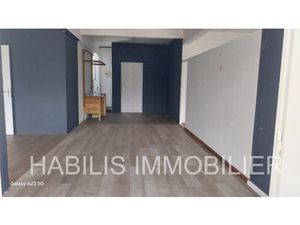 A LOUER - LOCAL COMMERCIAL / PROFESSIONNEL D'ENVIRON 86.96 M