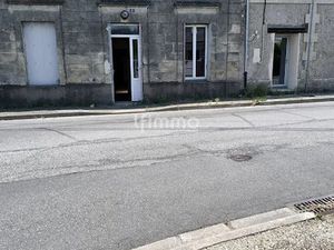 Vente locaux professionnels 1 pièce 117 m² à Saint-Loubès (33450)  155 000 €