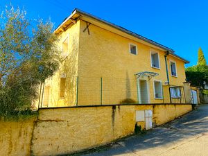 Rez de jardin de 125m²  4 chambres  à St Genis laval centre